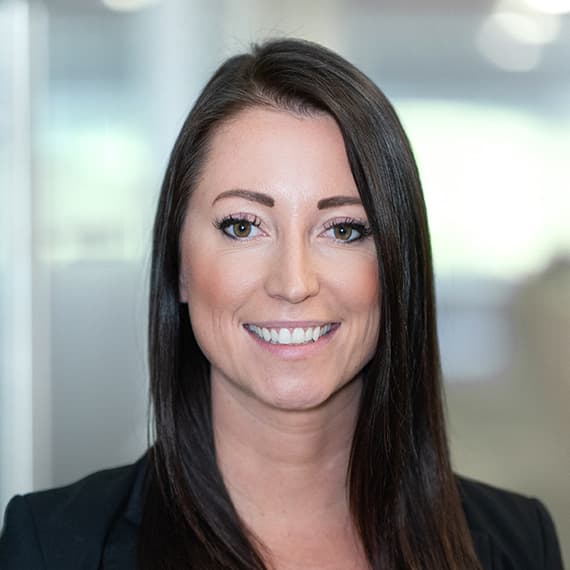 Executives/lyndsie_fibert_570